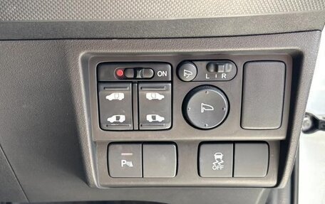 Honda Freed I, 2016 год, 886 000 рублей, 14 фотография
