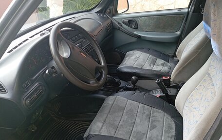 Chevrolet Niva I рестайлинг, 2004 год, 260 000 рублей, 8 фотография