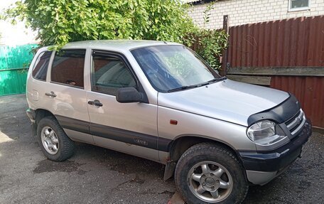 Chevrolet Niva I рестайлинг, 2004 год, 260 000 рублей, 2 фотография