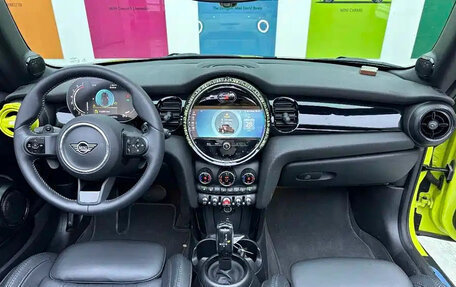 MINI Cabrio, 2023 год, 3 589 000 рублей, 13 фотография