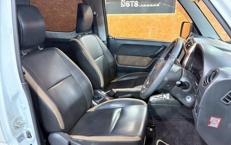 Suzuki Jimny, 2015 год, 675 000 рублей, 31 фотография