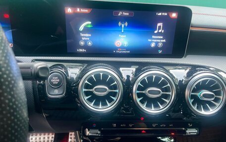 Mercedes-Benz CLA, 2019 год, 2 995 000 рублей, 15 фотография