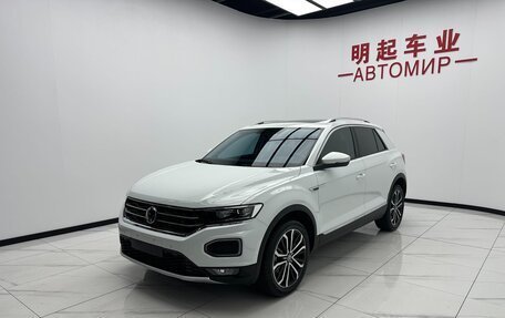 Volkswagen T-Roc I, 2022 год, 1 470 000 рублей, 1 фотография