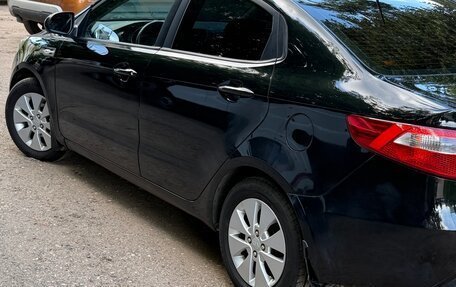 KIA Rio III рестайлинг, 2013 год, 690 000 рублей, 2 фотография
