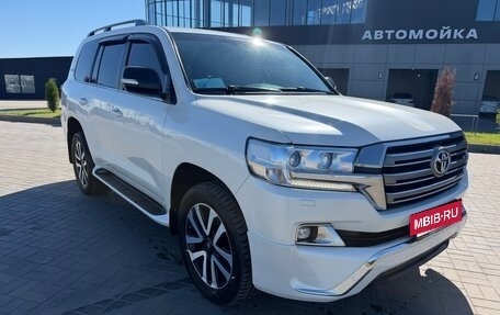 Toyota Land Cruiser 200, 2015 год, 5 750 000 рублей, 2 фотография