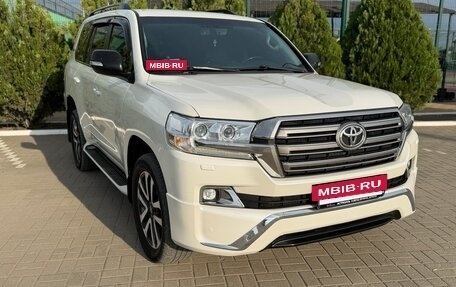 Toyota Land Cruiser 200, 2015 год, 5 750 000 рублей, 6 фотография