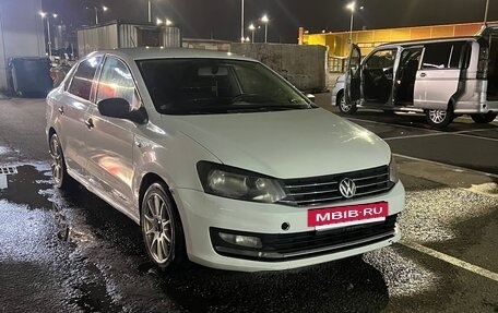 Volkswagen Polo VI (EU Market), 2015 год, 700 000 рублей, 2 фотография