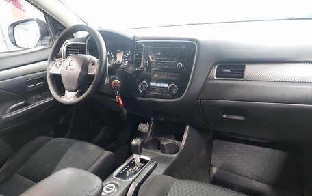 Mitsubishi Outlander III рестайлинг 3, 2012 год, 1 170 000 рублей, 12 фотография