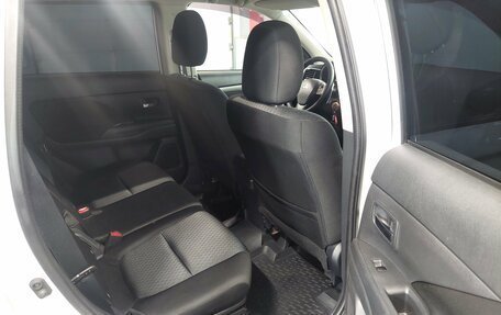 Mitsubishi Outlander III рестайлинг 3, 2012 год, 1 170 000 рублей, 13 фотография