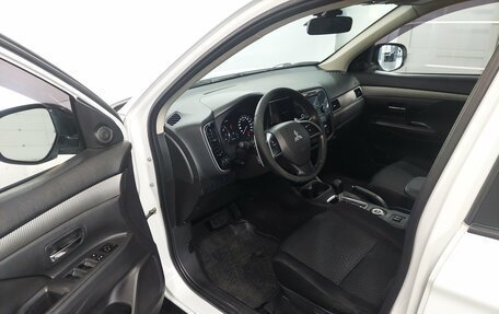 Mitsubishi Outlander III рестайлинг 3, 2012 год, 1 170 000 рублей, 15 фотография