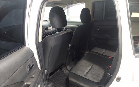 Mitsubishi Outlander III рестайлинг 3, 2012 год, 1 170 000 рублей, 14 фотография