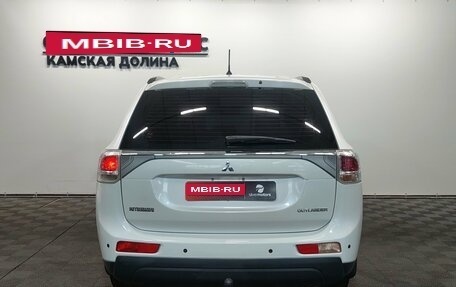 Mitsubishi Outlander III рестайлинг 3, 2012 год, 1 170 000 рублей, 8 фотография