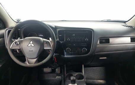 Mitsubishi Outlander III рестайлинг 3, 2012 год, 1 170 000 рублей, 21 фотография