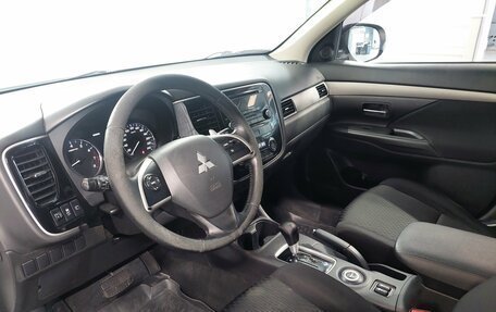 Mitsubishi Outlander III рестайлинг 3, 2012 год, 1 170 000 рублей, 17 фотография
