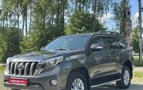 Toyota Land Cruiser Prado 150 рестайлинг 2, 2014 год, 3 000 000 рублей, 2 фотография
