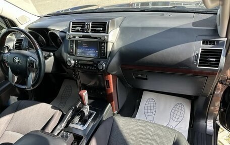 Toyota Land Cruiser Prado 150 рестайлинг 2, 2014 год, 3 000 000 рублей, 14 фотография