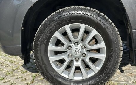 Toyota Land Cruiser Prado 150 рестайлинг 2, 2014 год, 3 000 000 рублей, 20 фотография