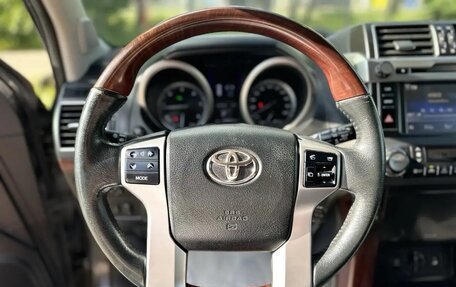 Toyota Land Cruiser Prado 150 рестайлинг 2, 2014 год, 3 000 000 рублей, 27 фотография