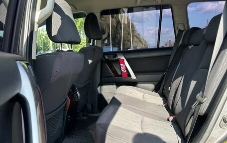 Toyota Land Cruiser Prado 150 рестайлинг 2, 2014 год, 3 000 000 рублей, 16 фотография
