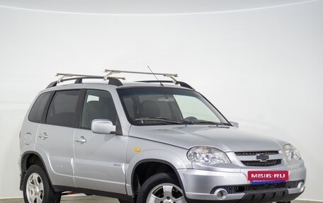 Chevrolet Niva I рестайлинг, 2010 год, 529 000 рублей, 2 фотография