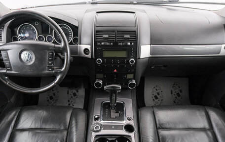 Volkswagen Touareg III, 2006 год, 899 000 рублей, 11 фотография