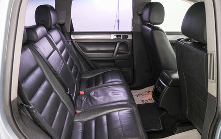 Volkswagen Touareg III, 2006 год, 899 000 рублей, 21 фотография
