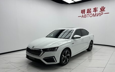 Skoda Octavia IV, 2023 год, 2 000 000 рублей, 1 фотография