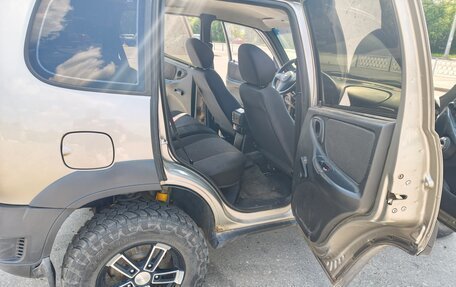 Chevrolet Niva I рестайлинг, 2011 год, 400 000 рублей, 3 фотография