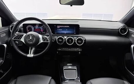 Mercedes-Benz A-Класс, 2023 год, 1 650 000 рублей, 12 фотография