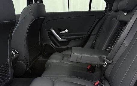Mercedes-Benz A-Класс, 2023 год, 1 650 000 рублей, 11 фотография