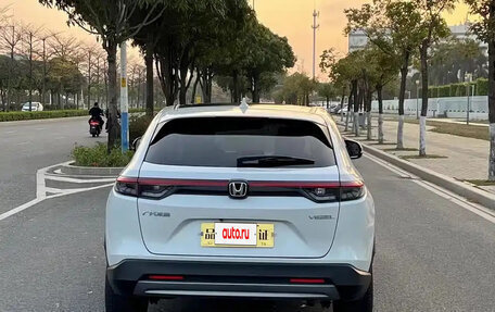Honda Vezel, 2023 год, 1 350 000 рублей, 5 фотография