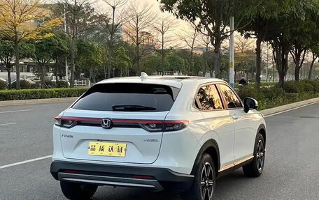 Honda Vezel, 2023 год, 1 350 000 рублей, 4 фотография