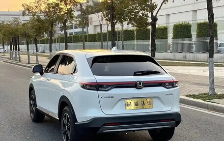 Honda Vezel, 2023 год, 1 350 000 рублей, 6 фотография