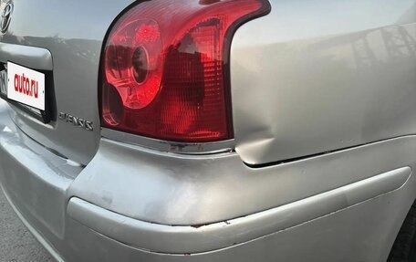 Toyota Avensis III рестайлинг, 2006 год, 630 000 рублей, 17 фотография