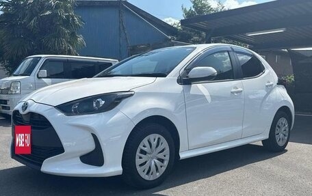 Toyota Yaris, 2022 год, 650 000 рублей, 3 фотография