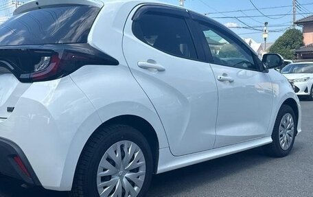 Toyota Yaris, 2022 год, 650 000 рублей, 5 фотография