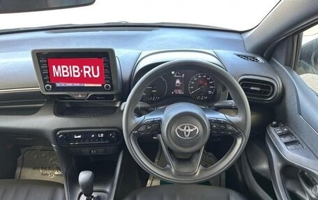Toyota Yaris, 2022 год, 650 000 рублей, 14 фотография