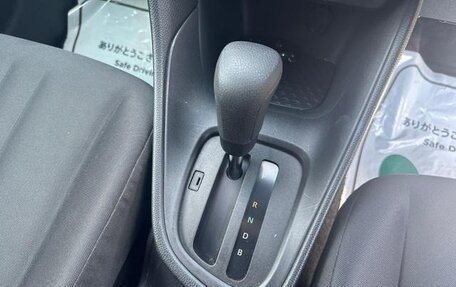 Toyota Yaris, 2022 год, 650 000 рублей, 15 фотография
