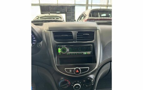 Hyundai Solaris II рестайлинг, 2011 год, 599 000 рублей, 12 фотография