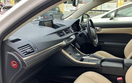 Lexus CT I рестайлинг, 2017 год, 1 200 000 рублей, 10 фотография