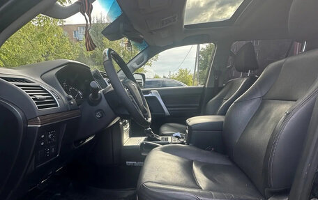 Toyota Land Cruiser Prado 150 рестайлинг 2, 2017 год, 4 999 999 рублей, 5 фотография