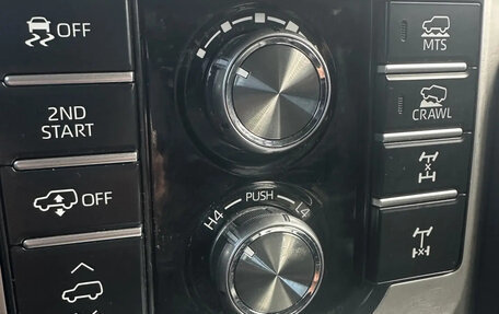 Toyota Land Cruiser Prado 150 рестайлинг 2, 2017 год, 4 999 999 рублей, 7 фотография