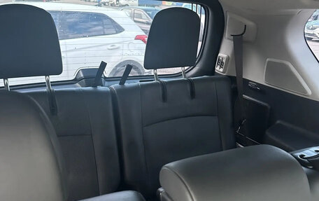 Toyota Land Cruiser Prado 150 рестайлинг 2, 2017 год, 4 999 999 рублей, 9 фотография