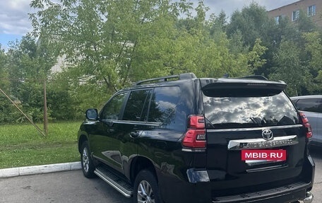Toyota Land Cruiser Prado 150 рестайлинг 2, 2017 год, 4 999 999 рублей, 2 фотография