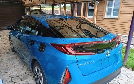 Toyota Prius IV XW50, 2019 год, 2 380 000 рублей, 1 фотография