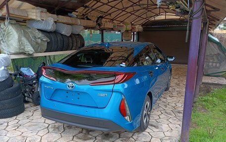 Toyota Prius IV XW50, 2019 год, 2 380 000 рублей, 2 фотография