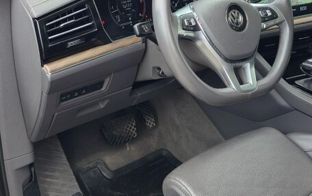 Volkswagen Touareg III, 2018 год, 5 700 000 рублей, 5 фотография