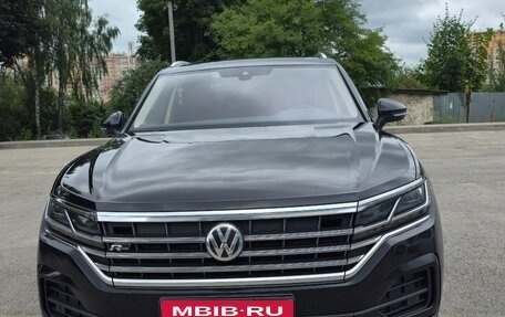 Volkswagen Touareg III, 2018 год, 5 700 000 рублей, 2 фотография