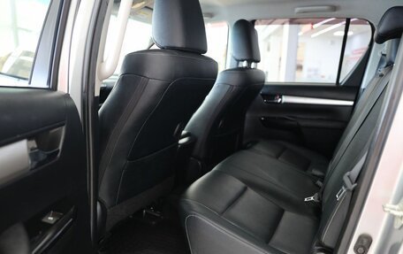 Toyota Hilux VIII, 2015 год, 4 200 000 рублей, 15 фотография