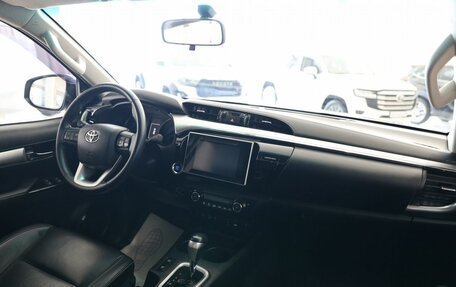 Toyota Hilux VIII, 2015 год, 4 200 000 рублей, 16 фотография
